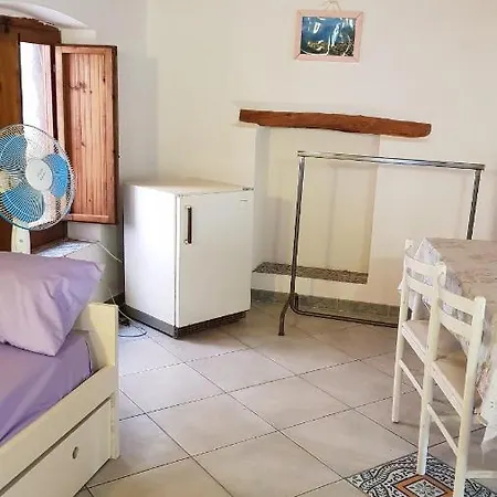 Apartment Thiny House Ginestra